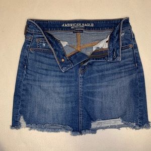 American Eagle denim skirt. Size 4.